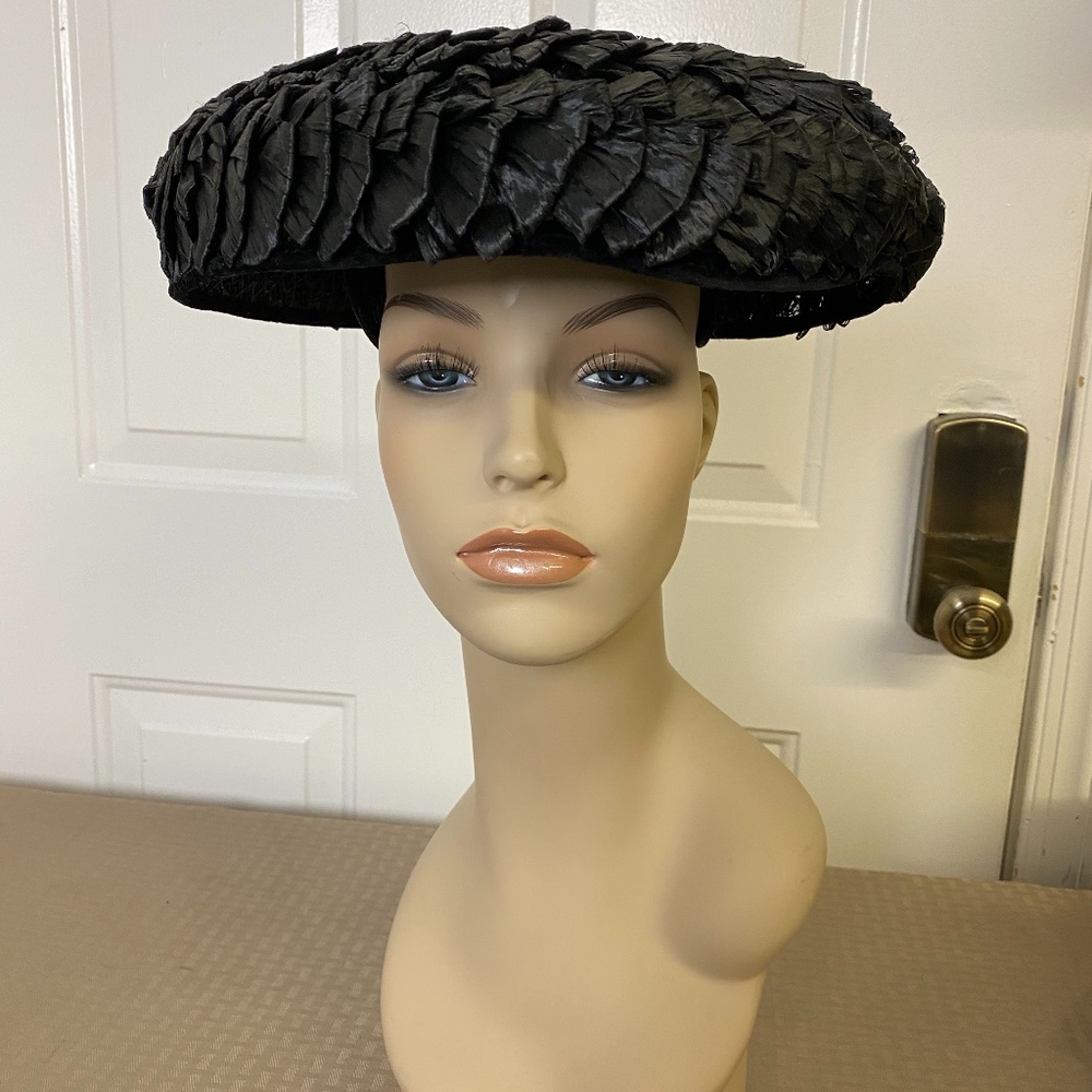 Very Rare Vintage Black Hat - Great style